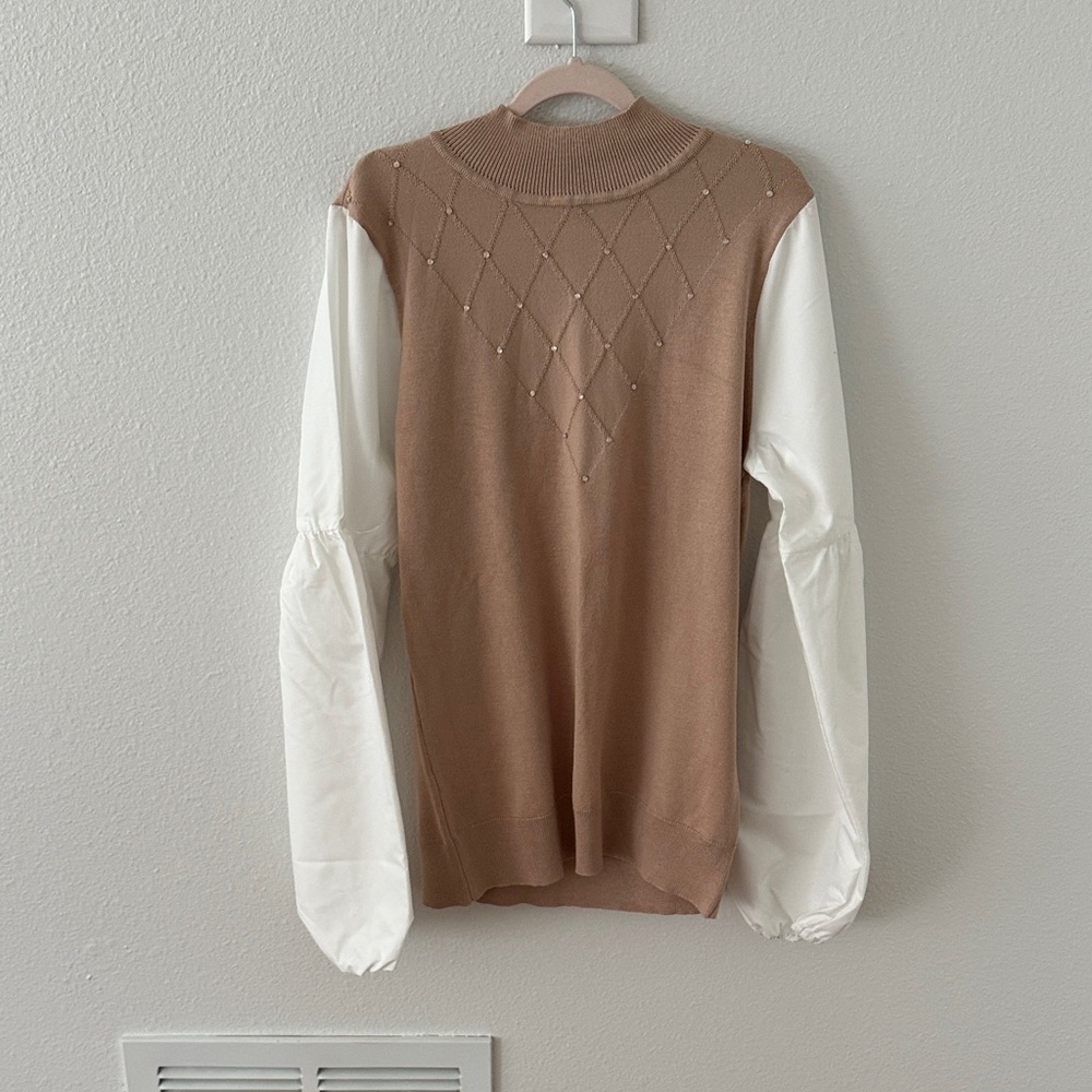 Belldini Tan and White Crew Neck Sweater